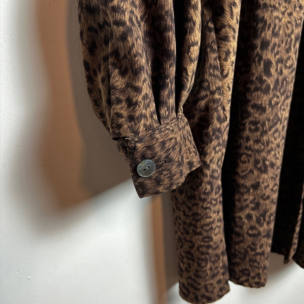 Vintage 90s Kathy Che leopard blouse button down tunic top - Picture 11 of 11